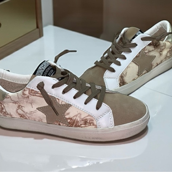Vintage Havana Shoes - Vintage Havana Nelly Women’s 7.5 Taupe Marble Mix Sneakers Casual Star Design